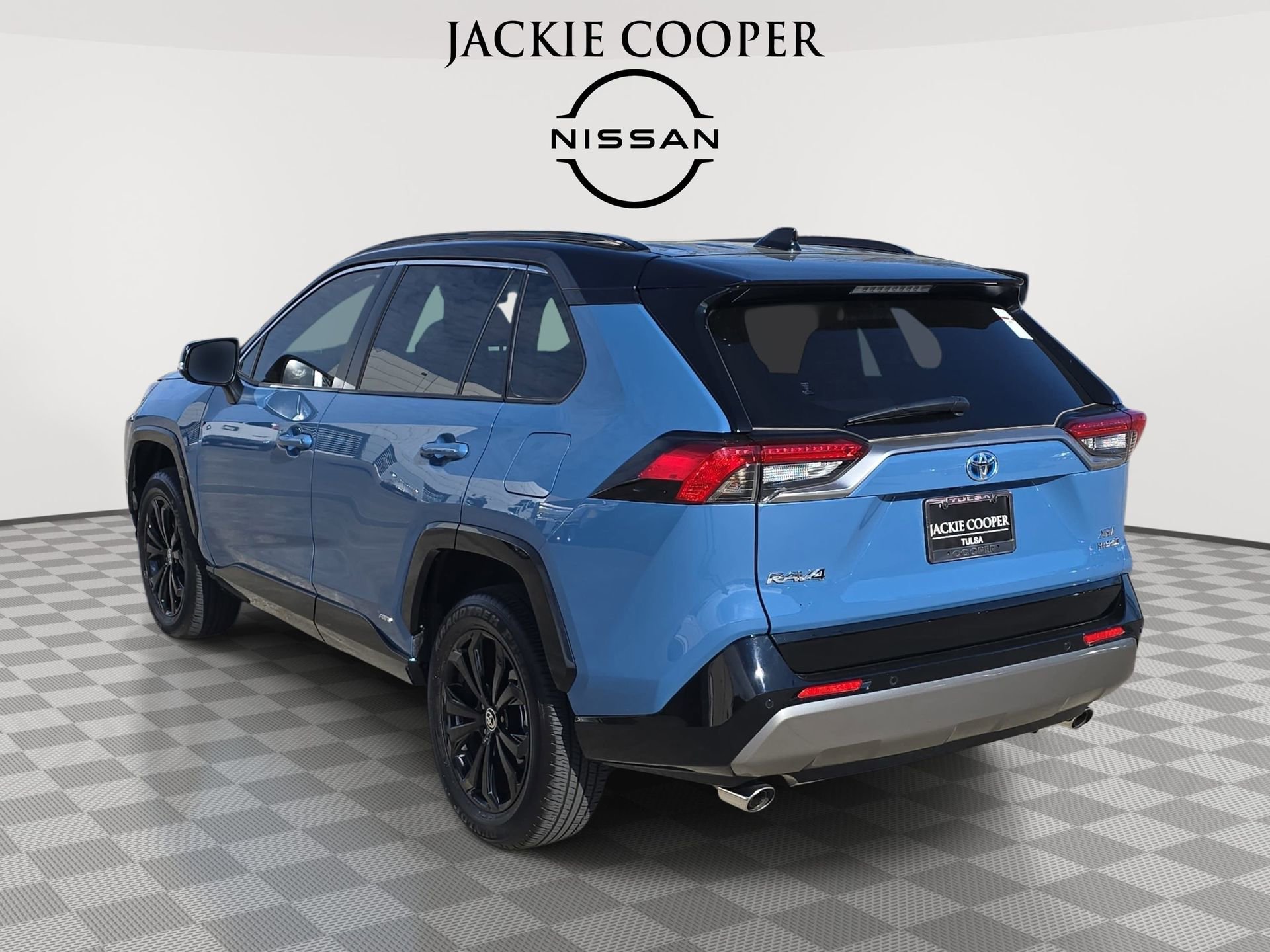 Used 2024 Toyota RAV4 XSE w/ Advanced Technology Package image 7