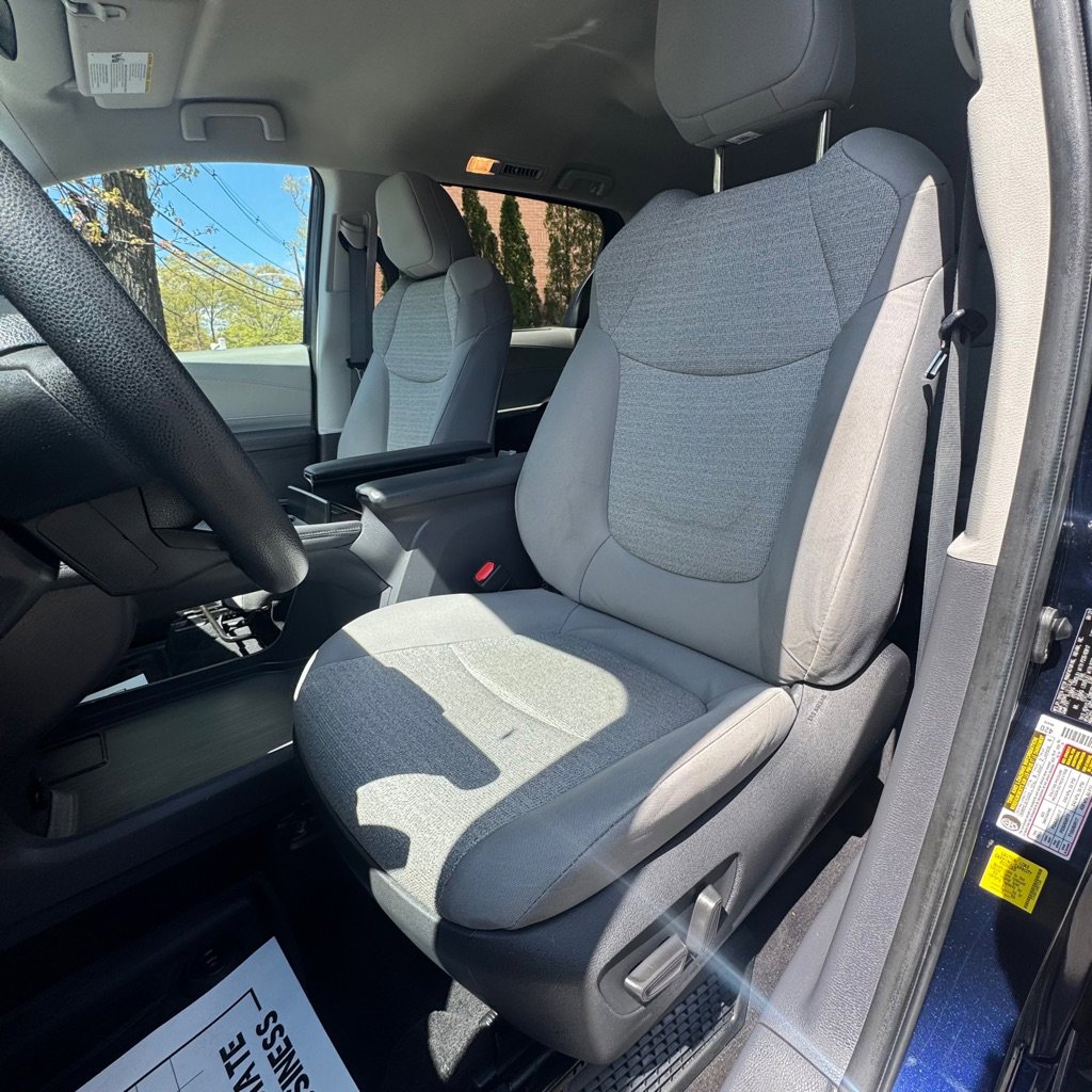 Used 2022 Toyota Sienna LE AWD/4WD image 20