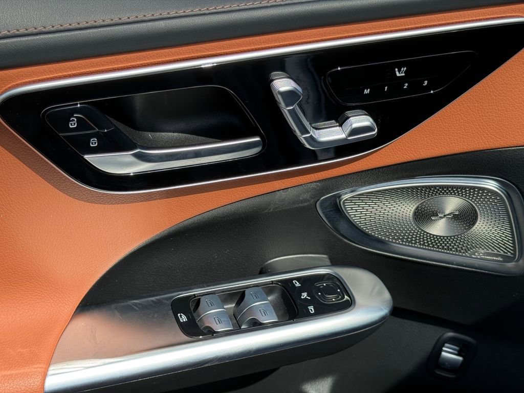 Used 2024 Mercedes-Benz C 300 4MATIC Sedan w/ Pinnacle Trim Package image 11