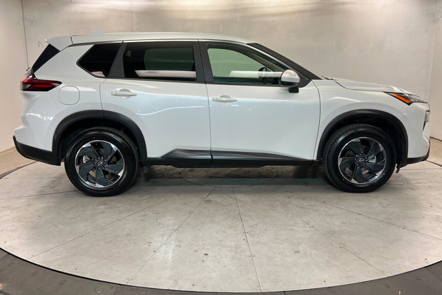 Used 2025 Nissan Rogue SV image 6