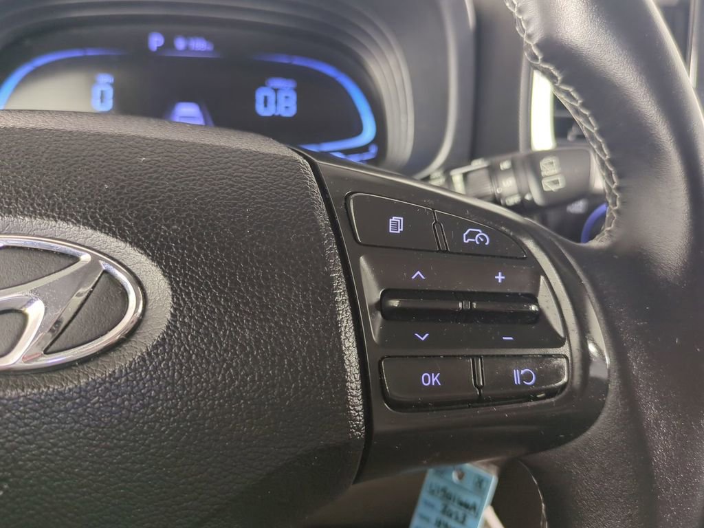 Used 2023 Hyundai Venue SEL image 31