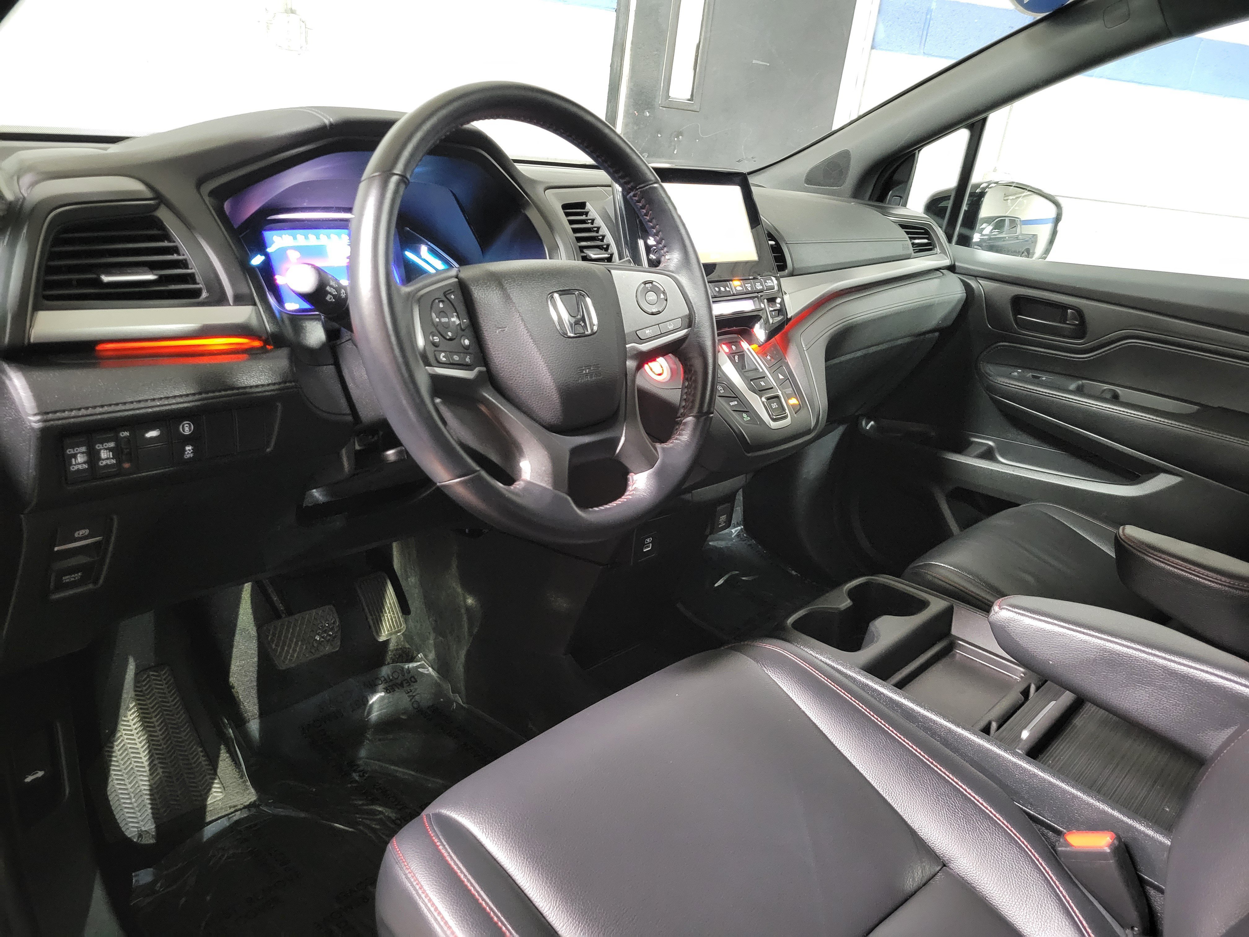Used 2023 Honda Odyssey Sport image 11