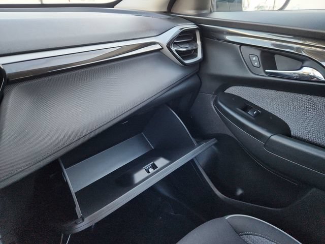 Used 2025 Chevrolet TrailBlazer LT AWD/4WD image 44