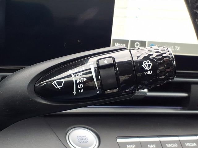 Used 2025 Hyundai Elantra Limited image 27