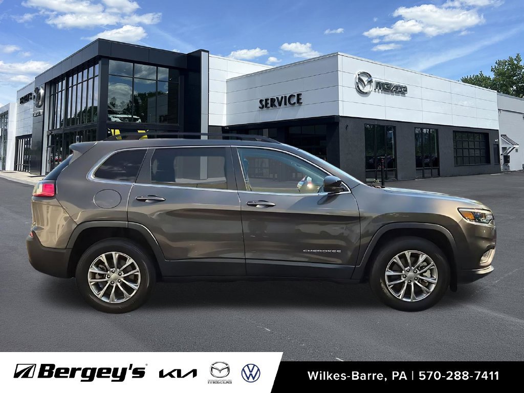 Used 2022 Jeep Cherokee Latitude Lux w/ Sun & Sound Group AWD/4WD image 14
