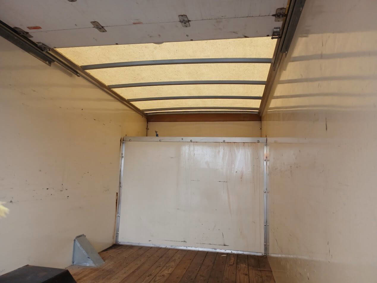 Used 2011 GMC Savana 3500 image 16