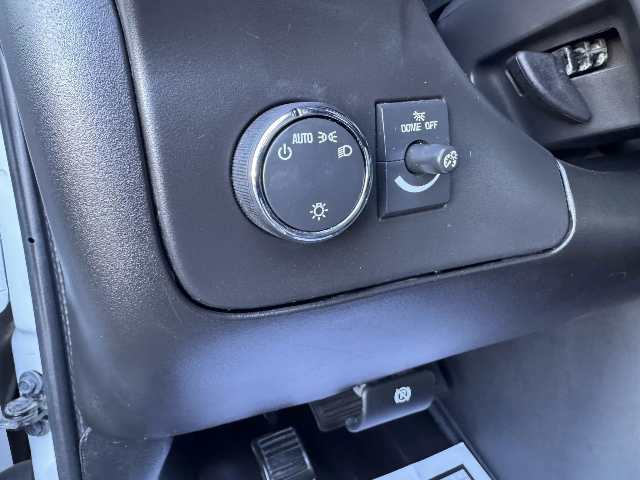 Used 2022 Chevrolet Express 2500 Extended w/ Driver Convenience Package image 15