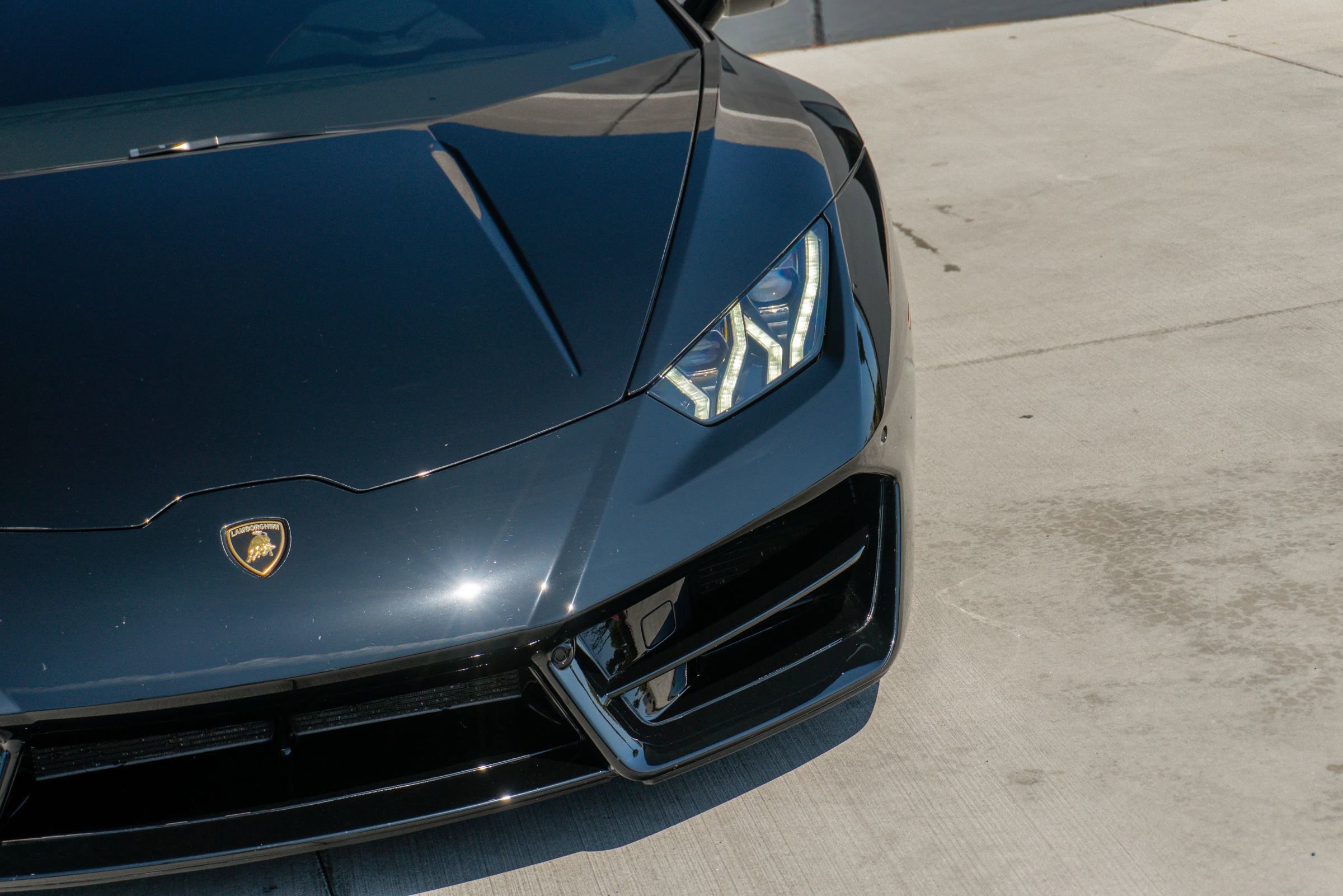 Used 2019 Lamborghini Huracan LP 580-2 image 25