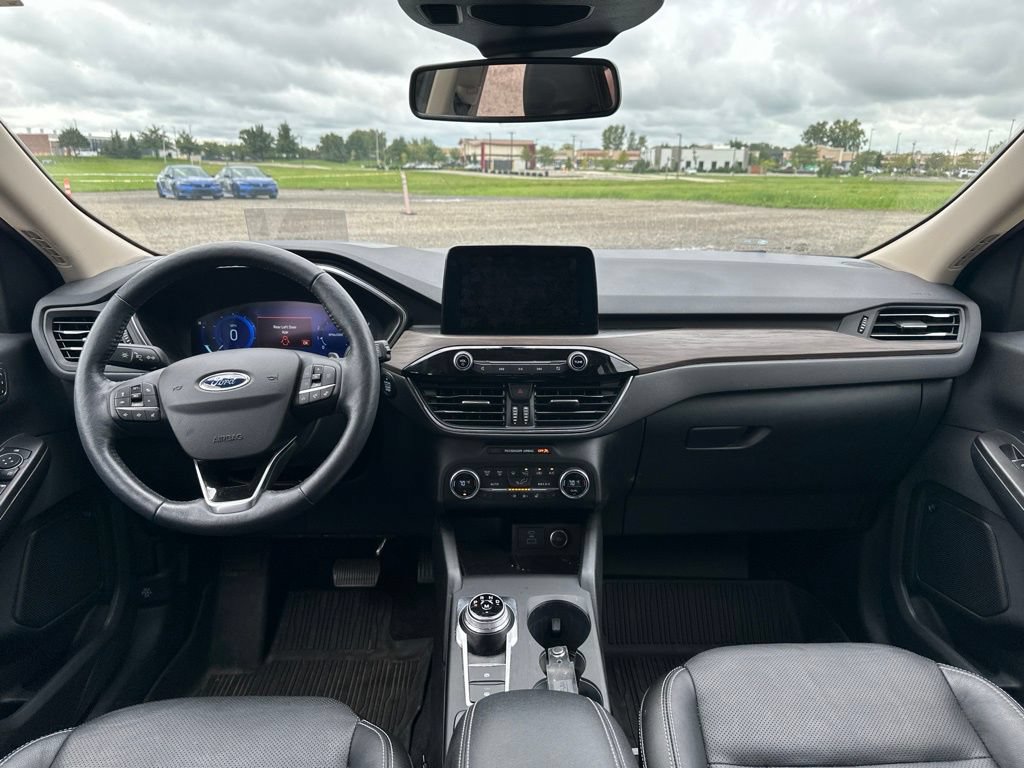 Used 2020 Ford Escape Titanium w/ Titanium Premium Package 2.0 AWD/4WD image 19