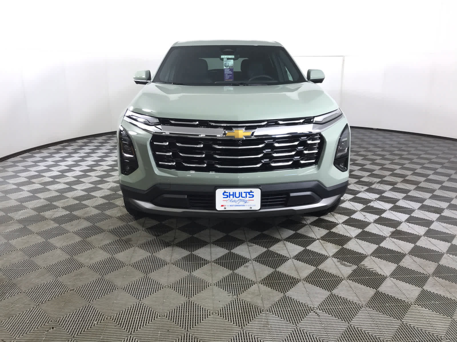New 2026 Chevrolet Equinox LT w/ Convenience Package II image 2