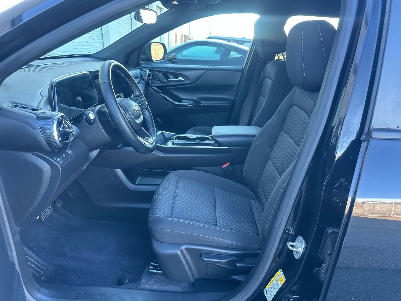 Used 2025 Chevrolet Equinox LT image 27