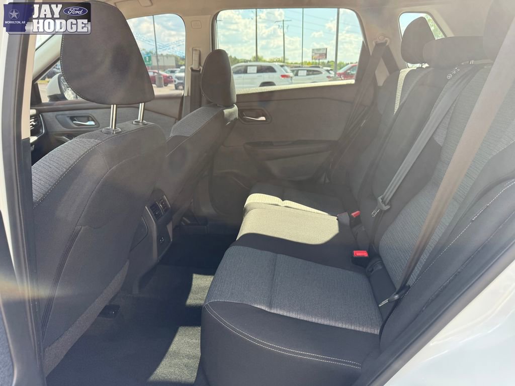 Used 2023 Nissan Rogue SV image 29