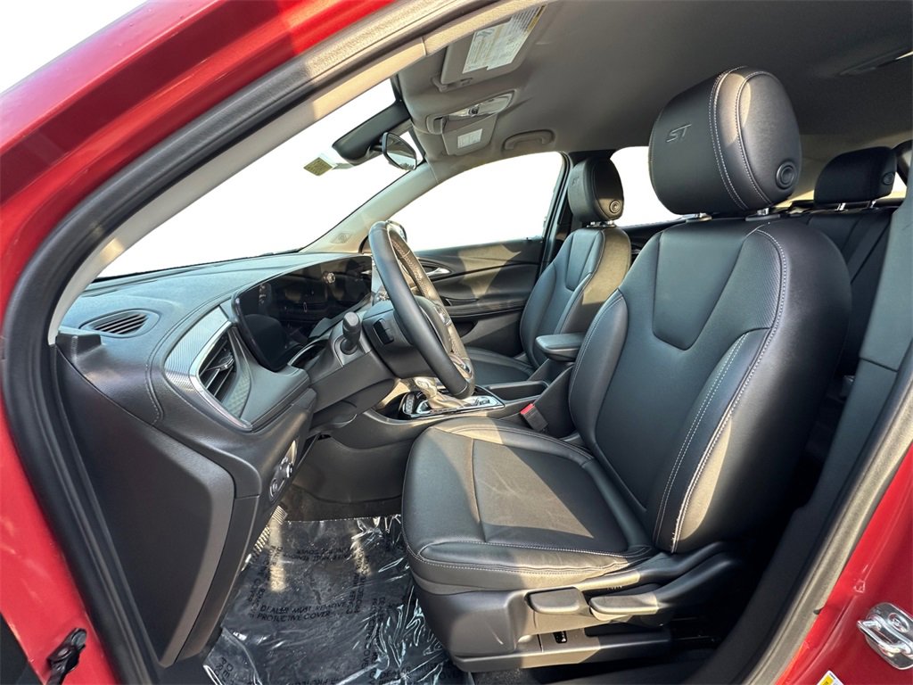 Used 2024 Buick Encore GX Sport Touring image 9
