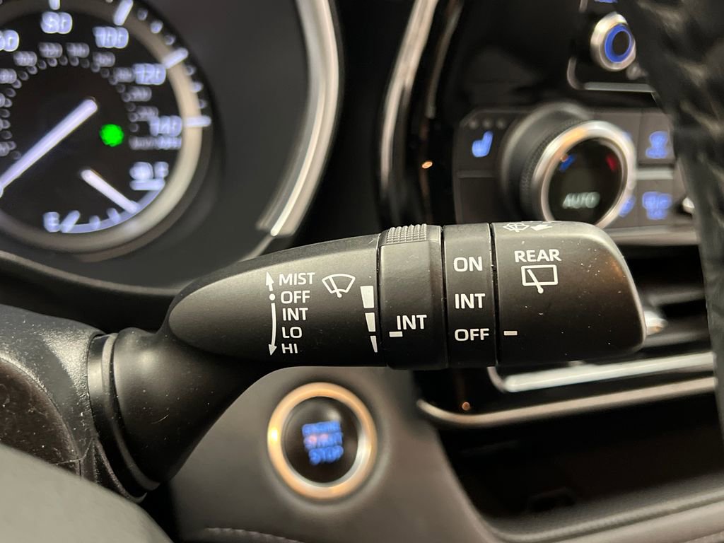 Used 2020 Toyota Highlander XLE image 47