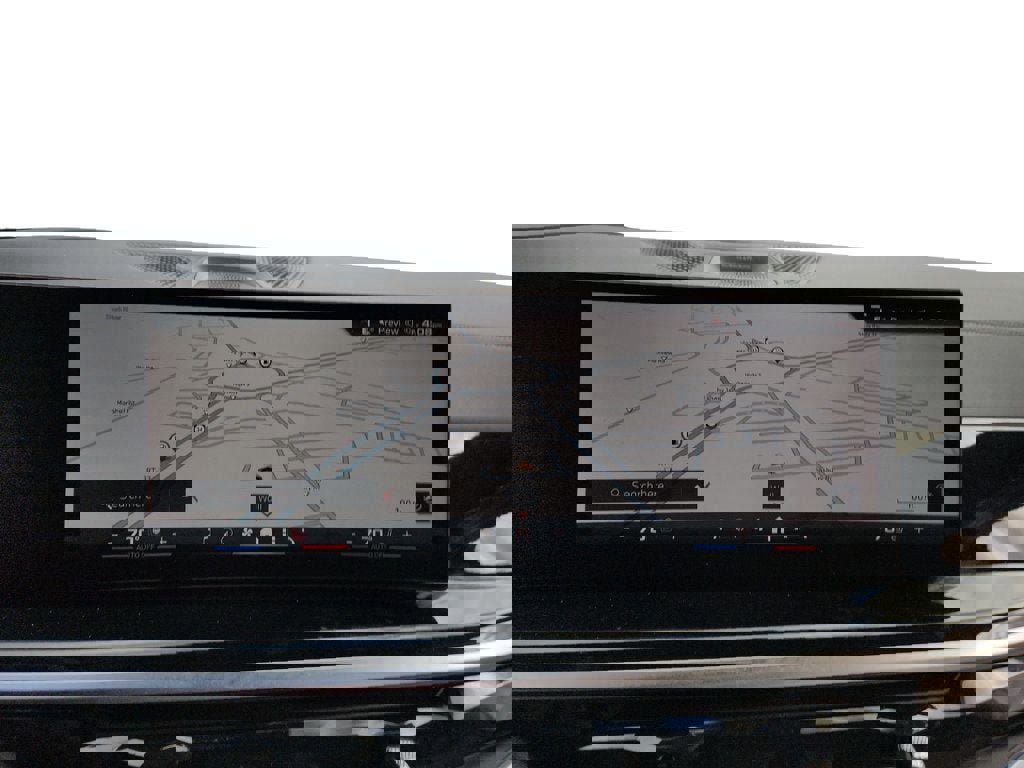 Used 2025 BMW X7 M60i image 20