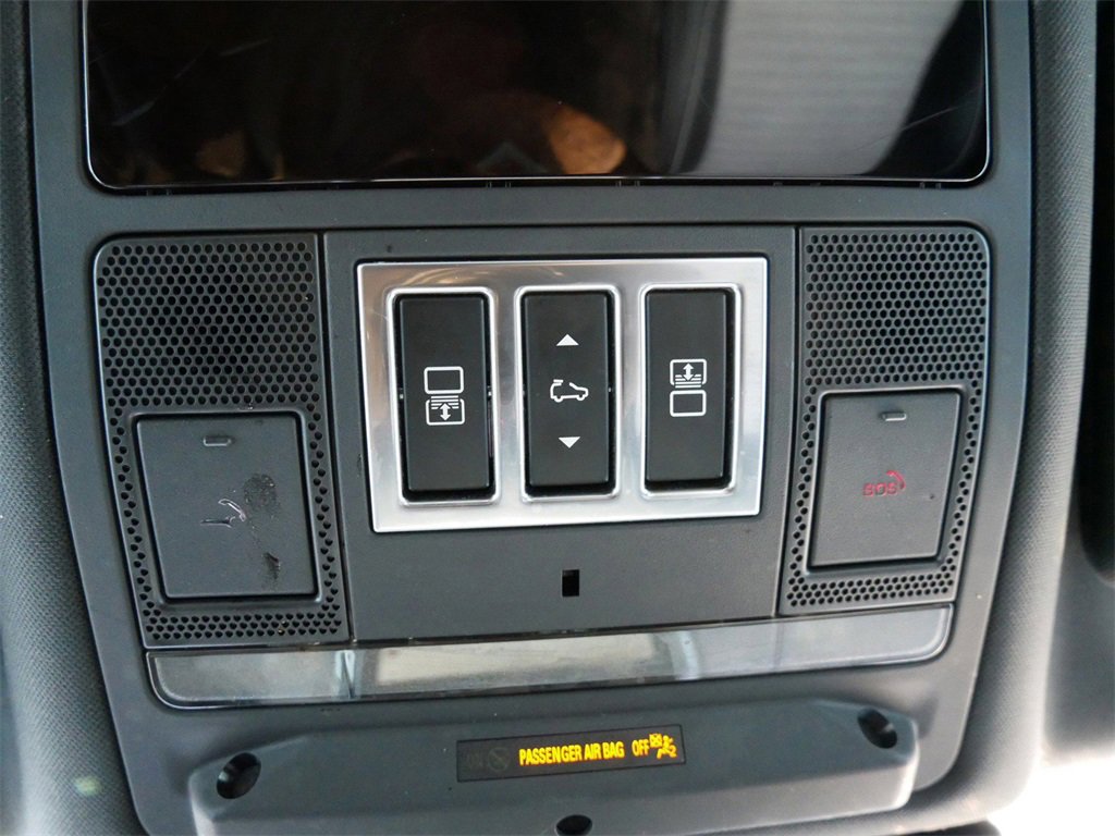 Used 2021 Land Rover Discovery HSE R-Dynamic image 24