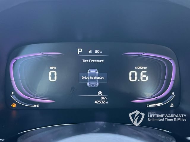 Used 2025 Kia Soul LX w/ LX Technology Package FWD image 35