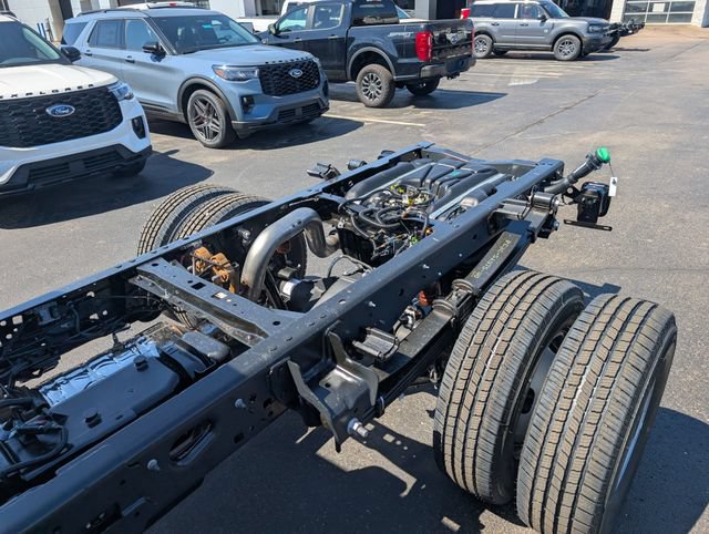 New 2026 Ford F350 XL w/ XL Chrome Package AWD/4WD image 9