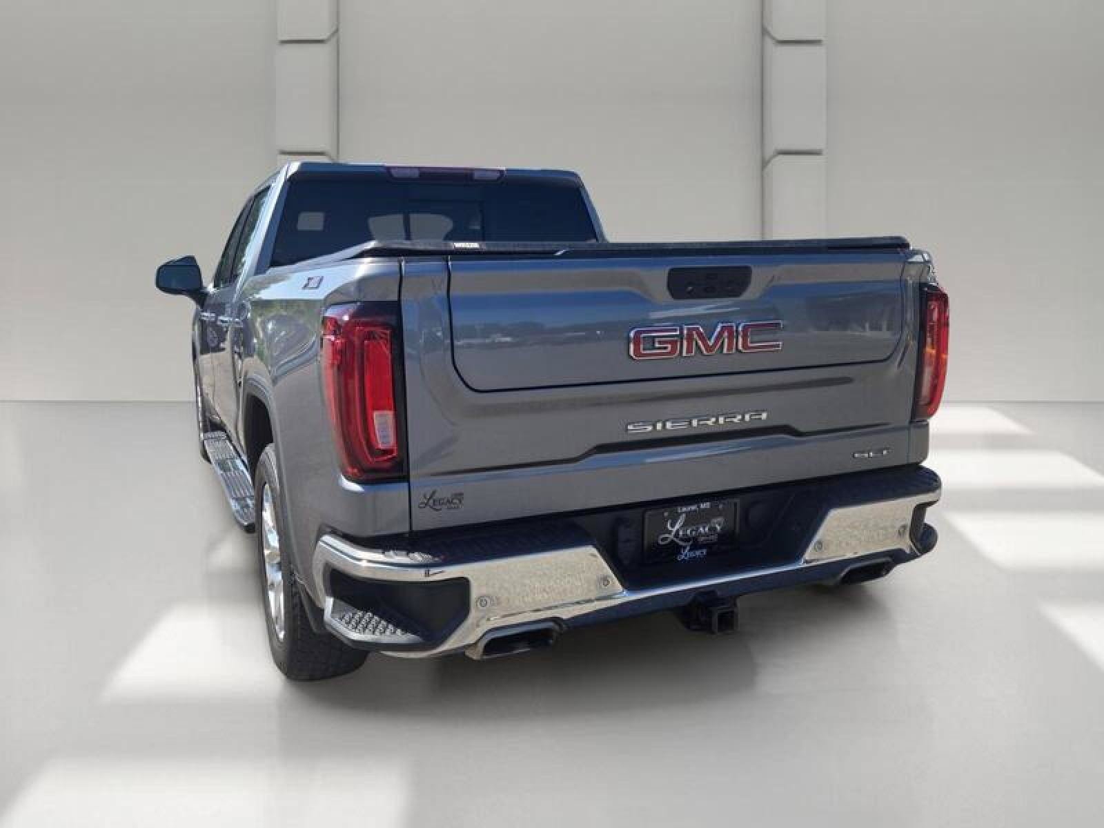 Used 2022 GMC Sierra 1500 SLT w/ SLT Premium Plus Package AWD/4WD image 5