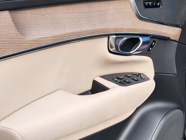 New 2026 Volvo XC90 B5 Core AWD/4WD image 9