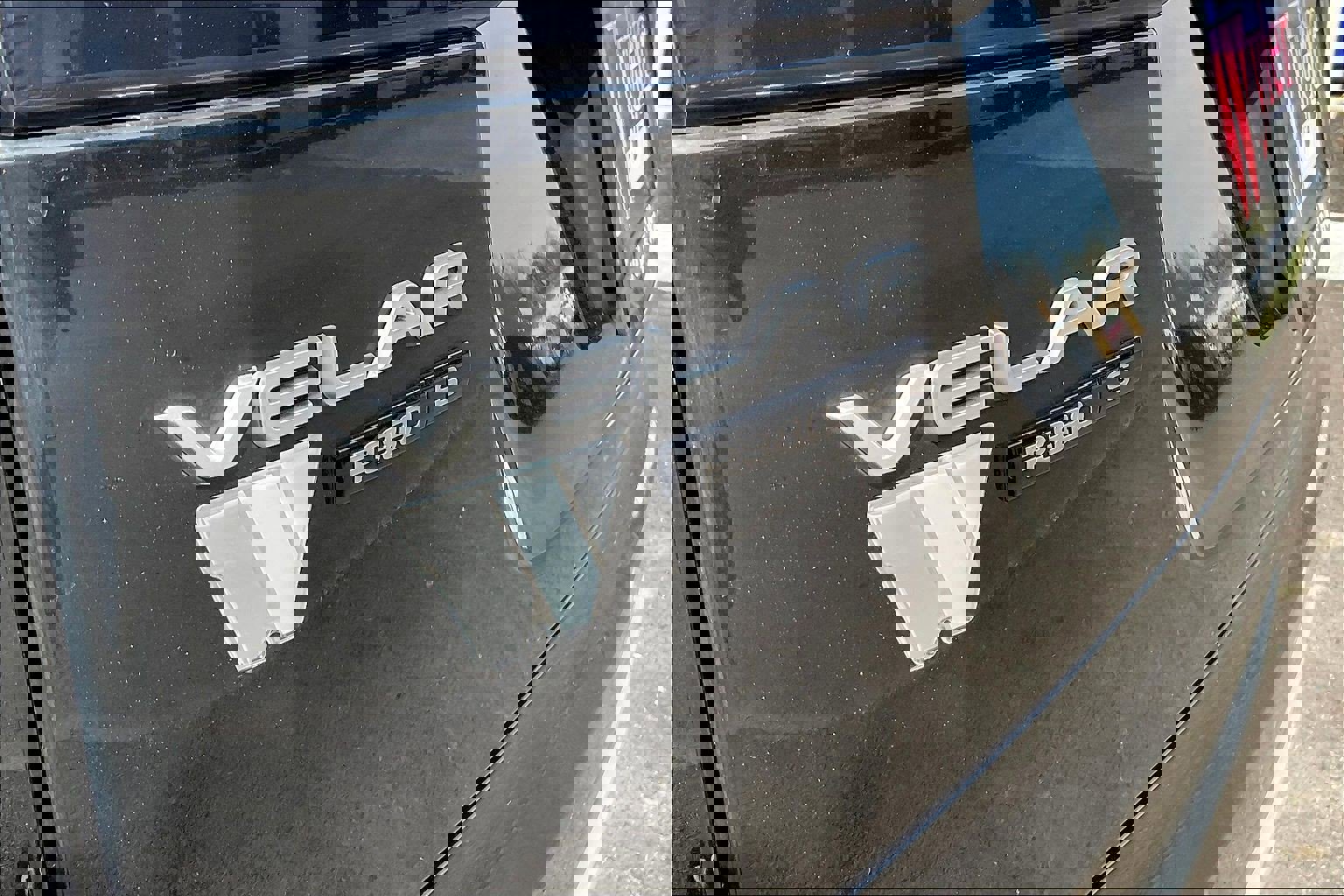 Used 2018 Land Rover Range Rover Velar S image 24