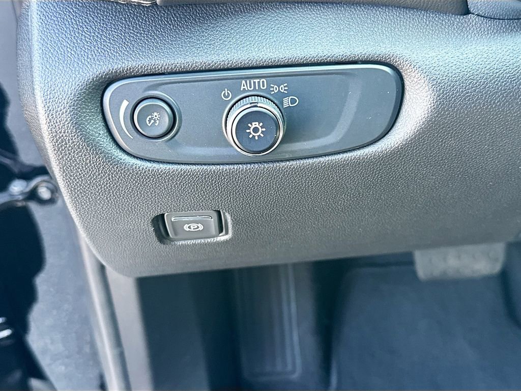 Used 2025 Chevrolet Blazer LT image 22