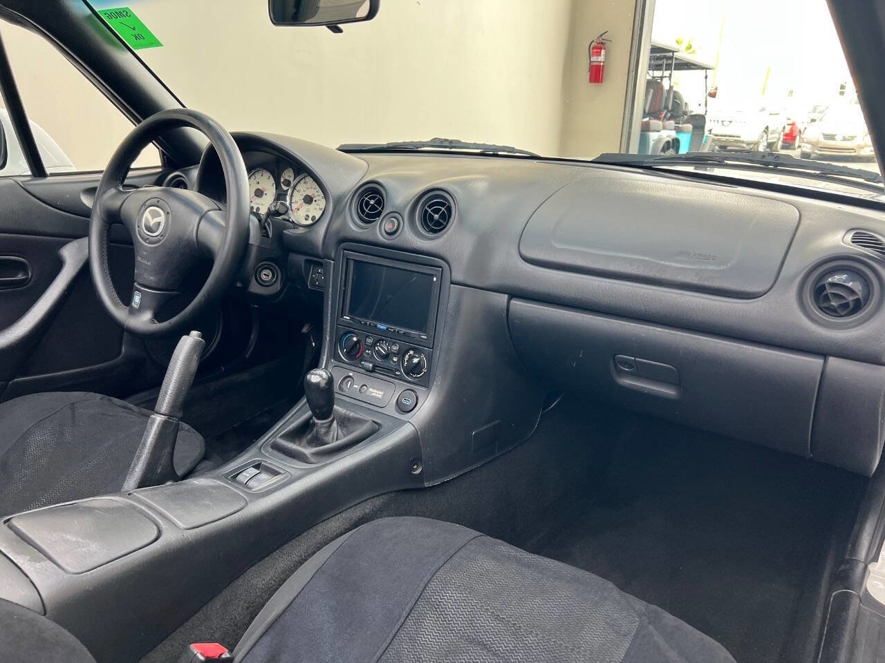 Used 2001 MAZDA MX-5 Miata image 18