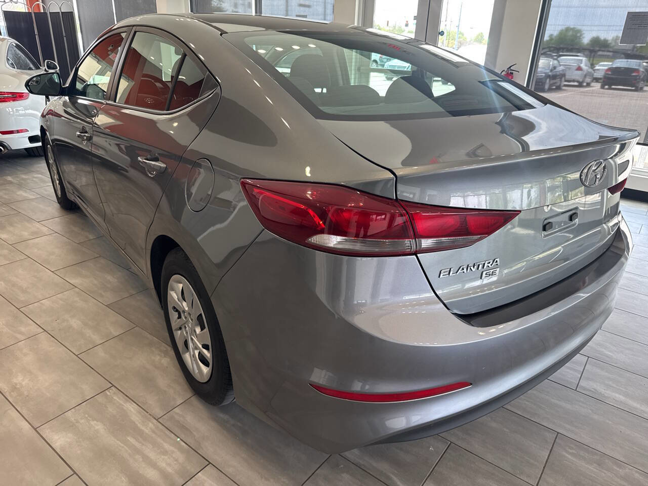 Used 2018 Hyundai Elantra SE FWD image 10
