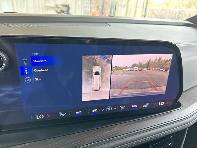 New 2026 Chevrolet Suburban LT w/ Comfort Package AWD/4WD image 15