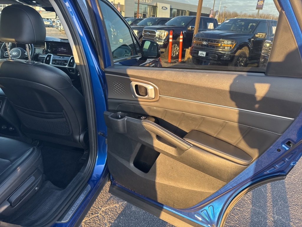 Used 2021 Kia Sorento SX image 46