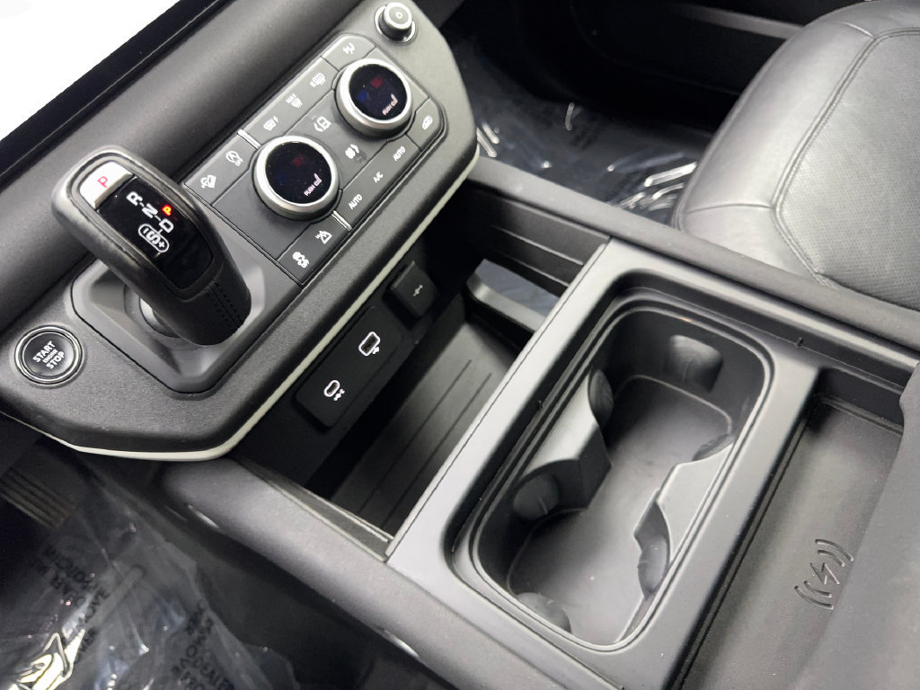 Used 2023 Land Rover Defender 110 SE AWD/4WD image 69