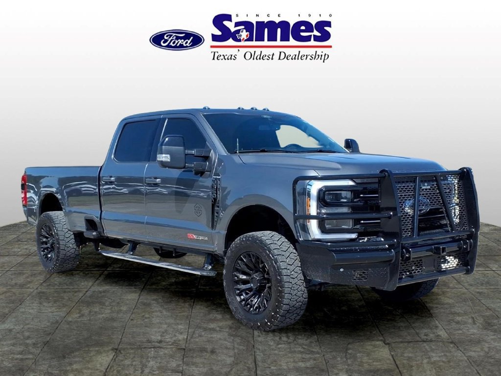 Used 2025 Ford F350 Platinum AWD/4WD image 1
