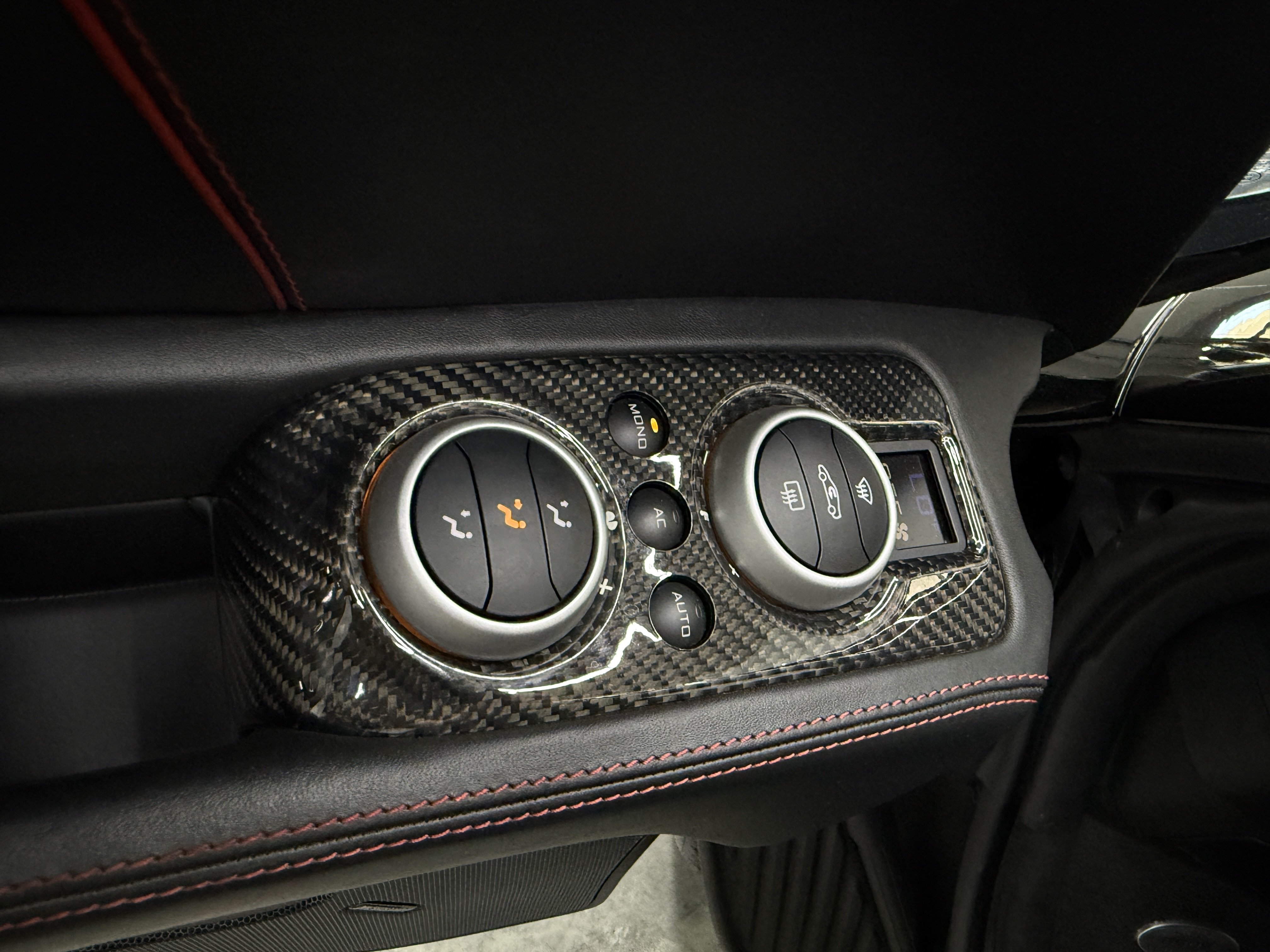 Used 2016 McLaren 650S Spider RWD image 19