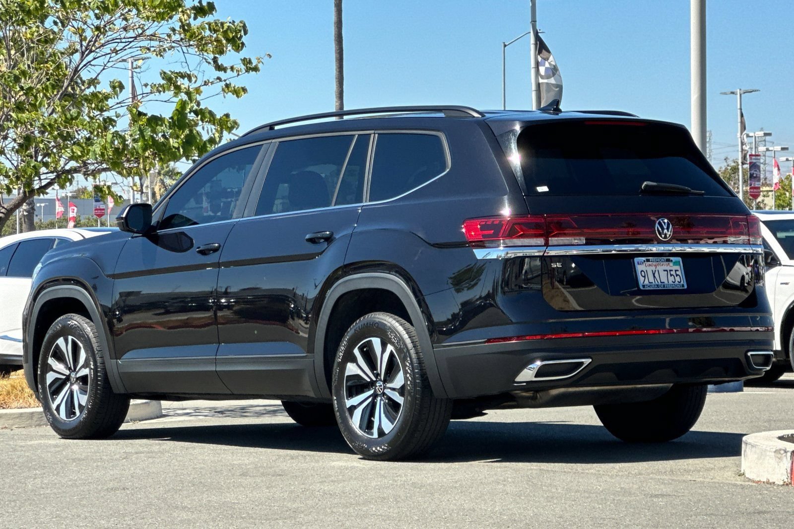 Used 2024 Volkswagen Atlas SE FWD image 6