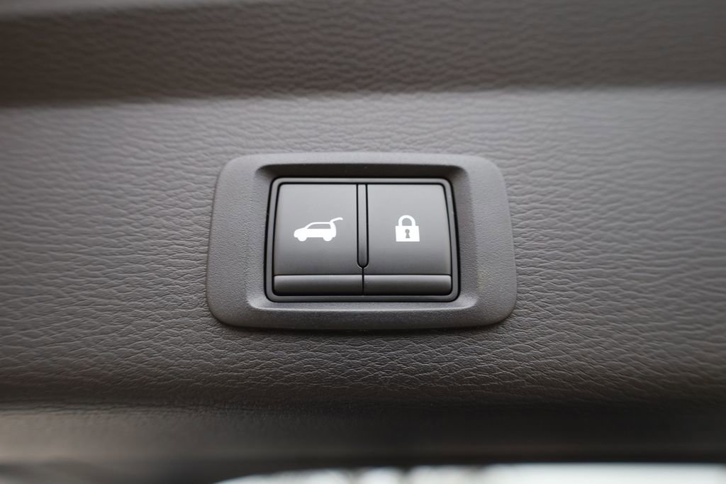 New 2025 Mitsubishi Outlander SE image 29