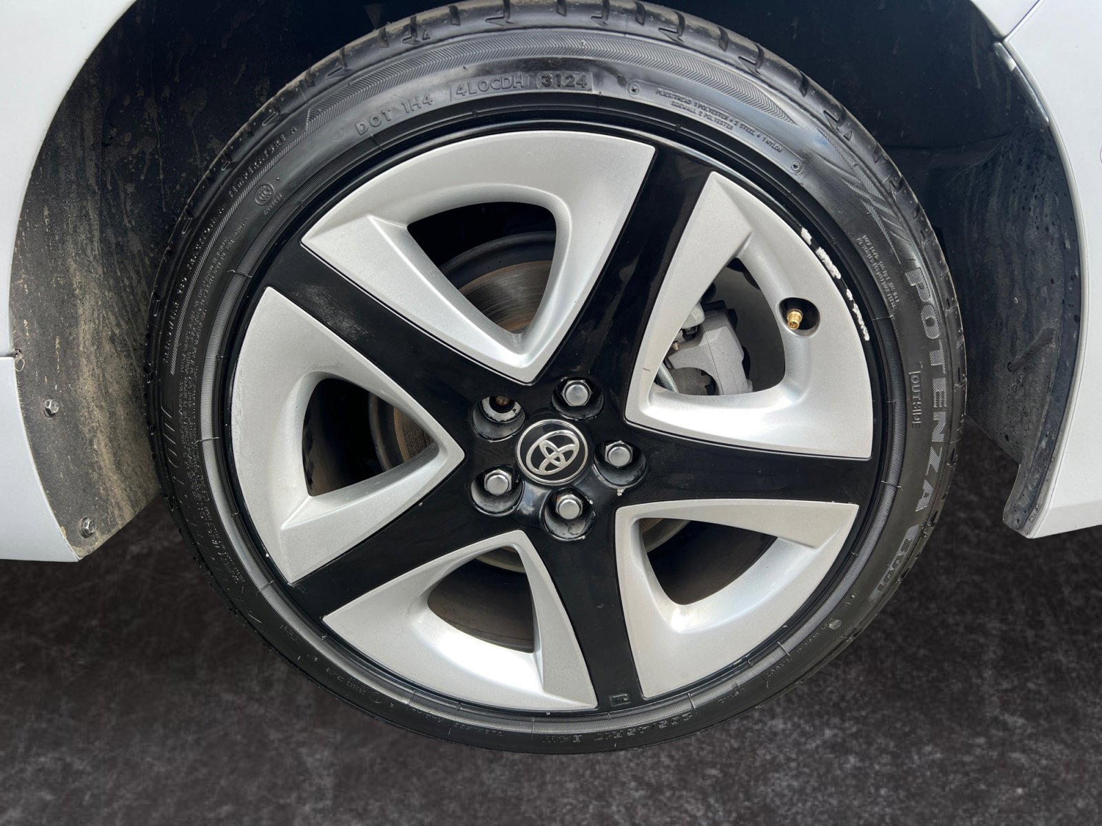 Used 2022 Toyota Prius XLE FWD image 14