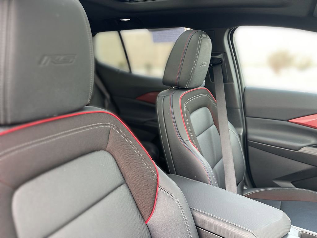 Used 2025 Chevrolet Equinox EV RS image 25