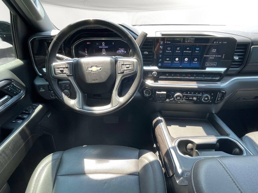 Used 2024 Chevrolet Silverado 2500 LTZ w/ LTZ Convenience Package AWD/4WD image 12