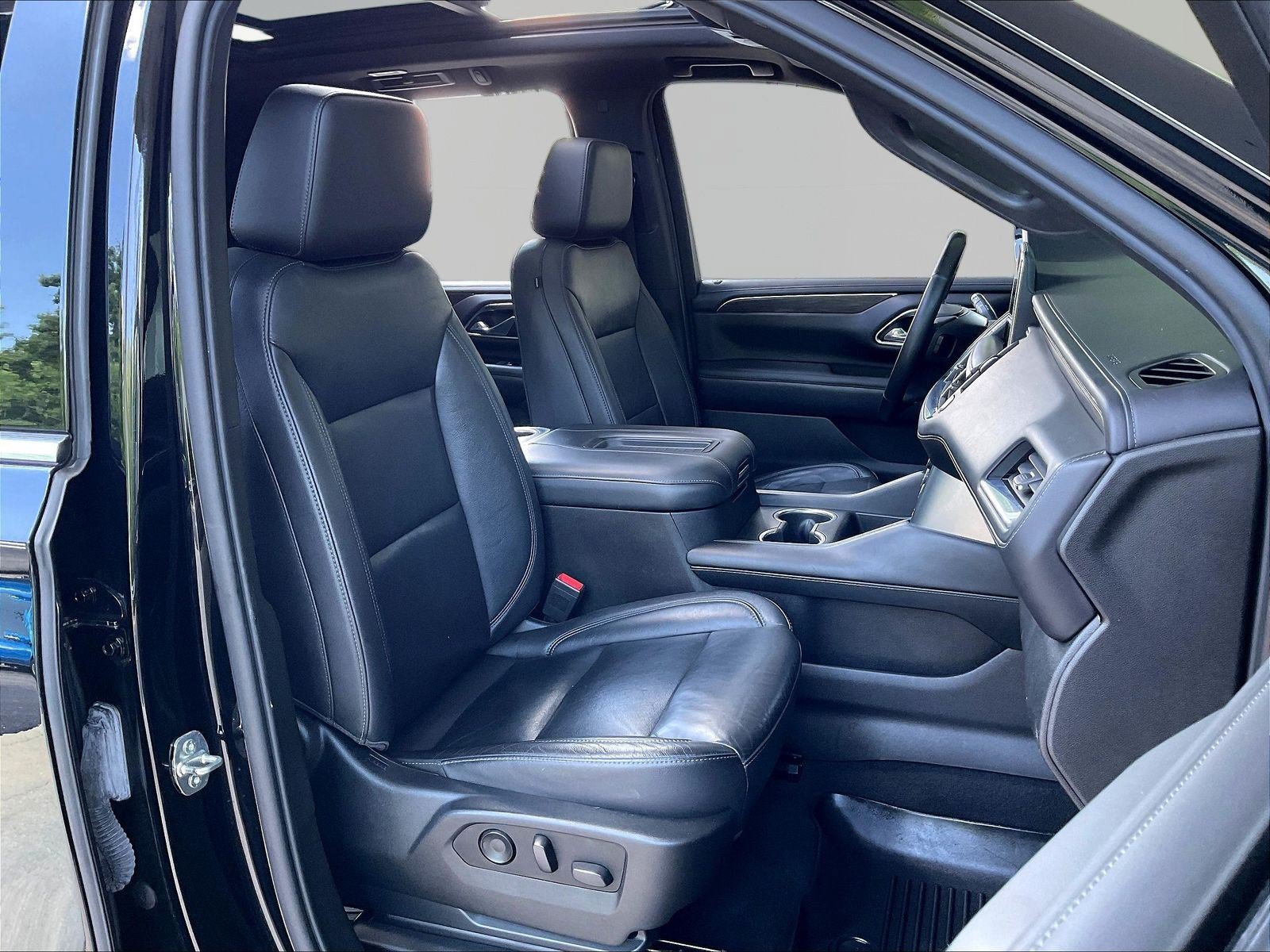 Used 2021 Chevrolet Tahoe LT w/ LT Signature Package AWD/4WD image 30