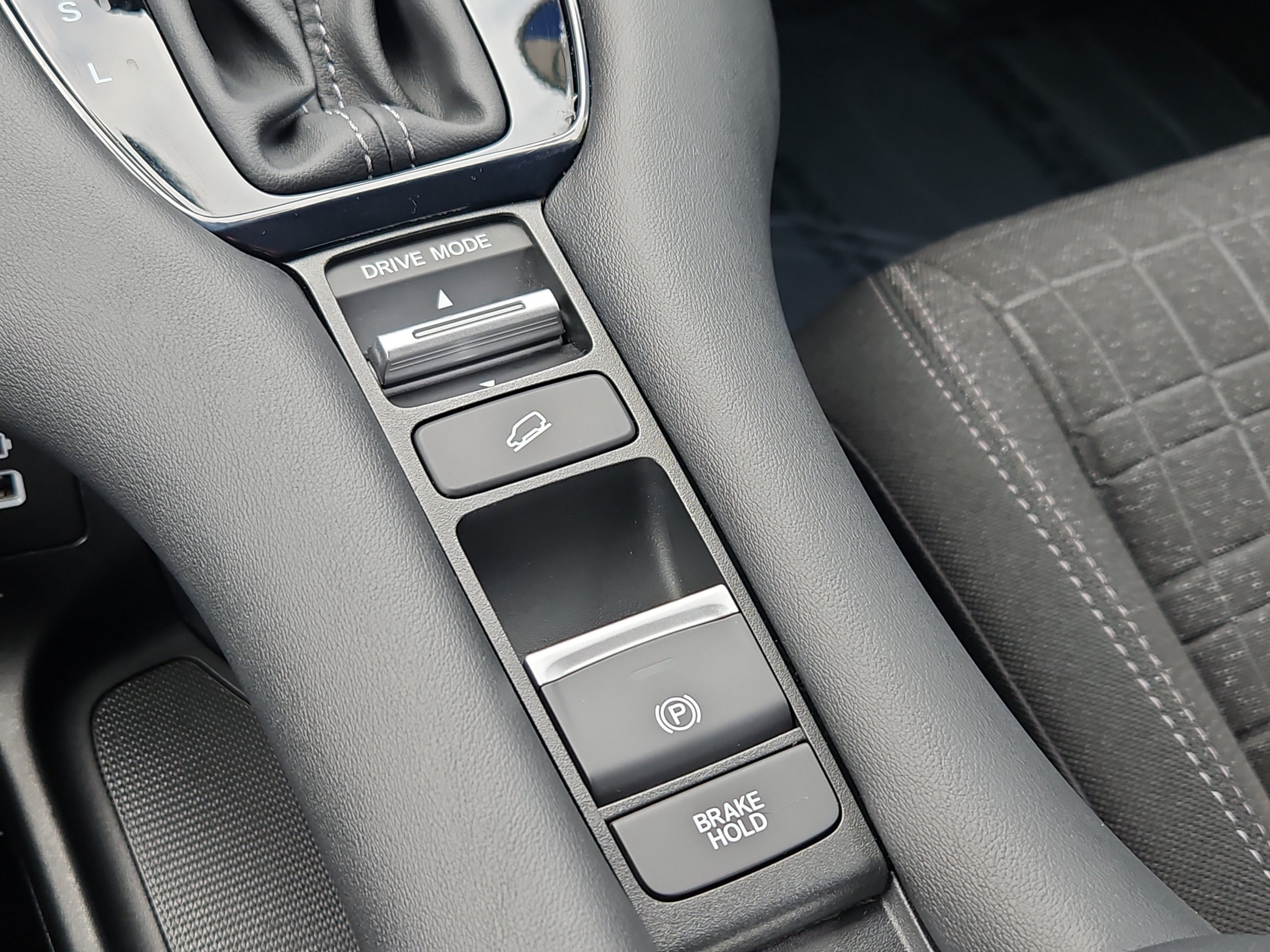Certified 2023 Honda HR-V LX image 9