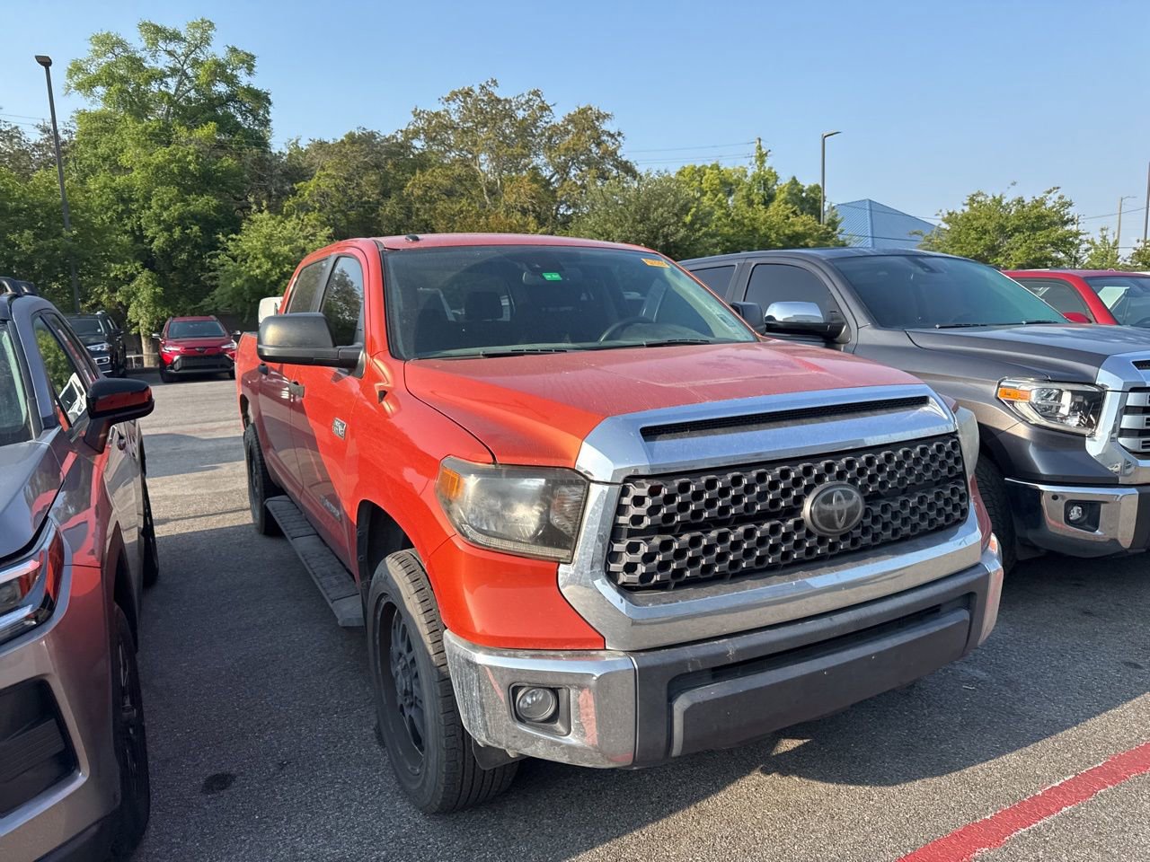 Used 2018 Toyota Tundra SR5 w/ SR5 Upgrade Package AWD/4WD image 3