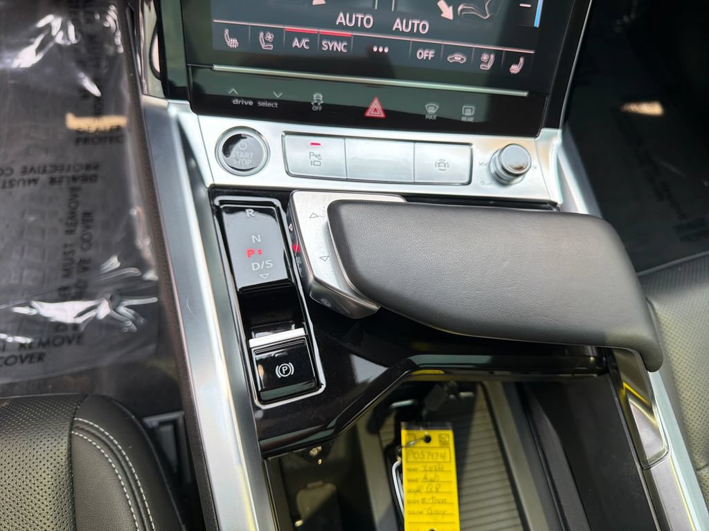 Used 2024 Audi Q8 e-tron Premium Plus w/ Premium Plus Package AWD/4WD image 26