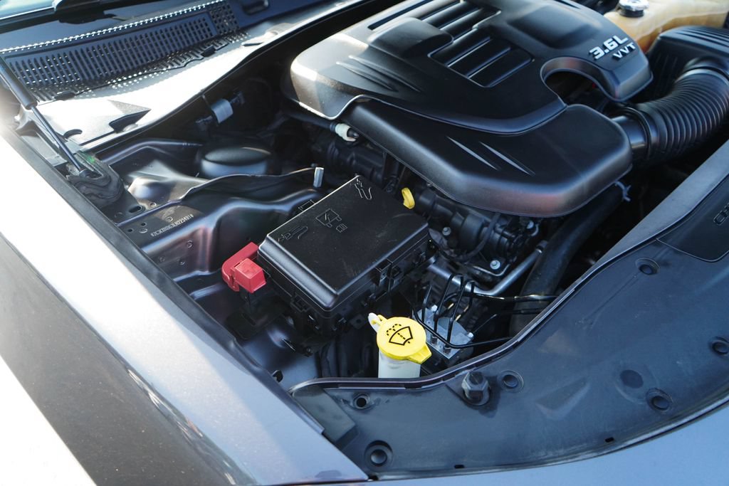 Used 2020 Dodge Charger SXT w/ Leather Interior Group RWD image 36