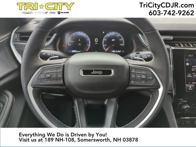 New 2025 Jeep Grand Cherokee Altitude image 14