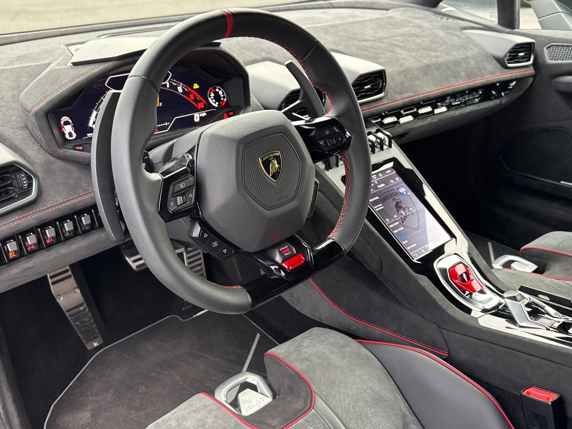 Used 2024 Lamborghini Huracan Sterrato image 15