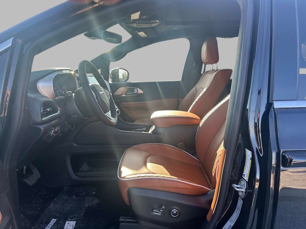 New 2026 Chrysler Pacifica Pinnacle AWD/4WD image 6