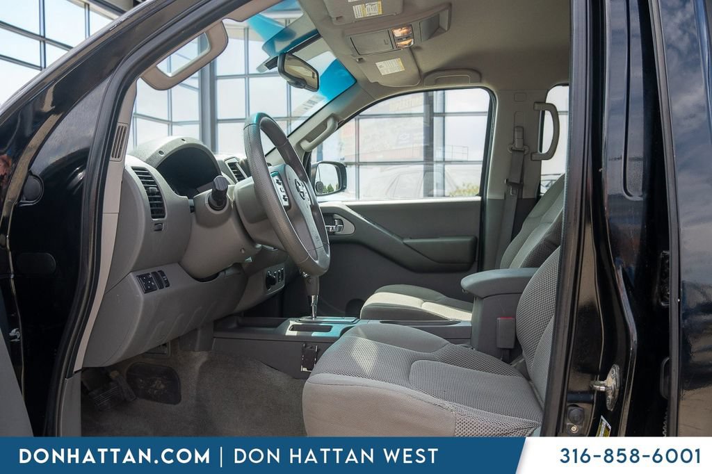 Used 2012 Nissan Frontier SV w/ SV Premium Utility Pkg AWD/4WD image 3