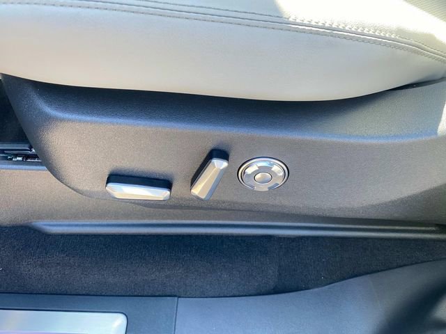 New 2026 Lincoln Navigator Reserve w/ Jet Appearance Package AWD/4WD image 13