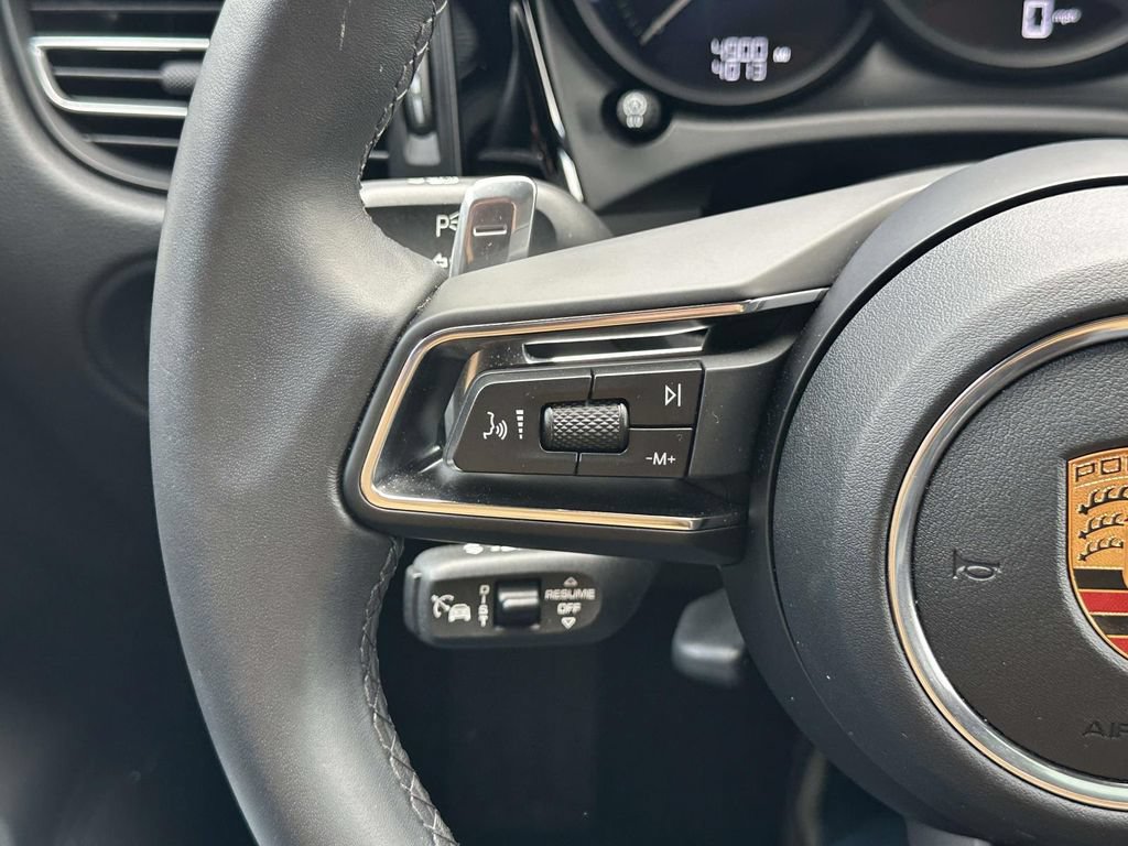 Certified 2026 Porsche Macan AWD/4WD image 23