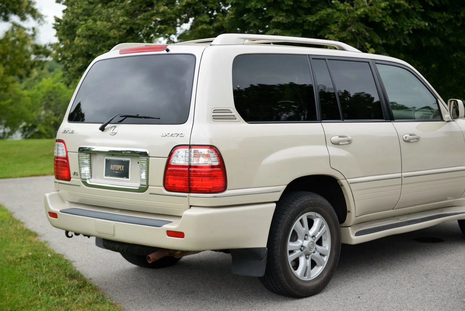 Used 2005 Lexus LX 470 4WD image 25